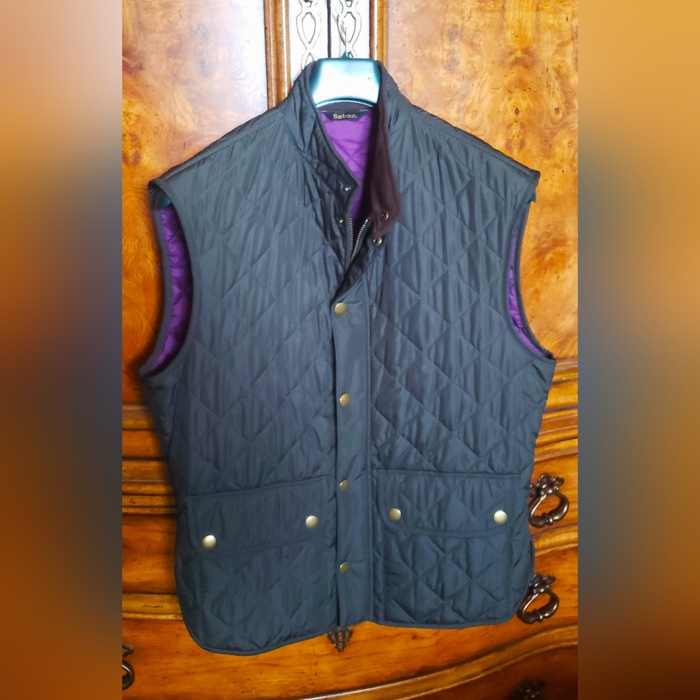 Barbour large men’s vest in dark green